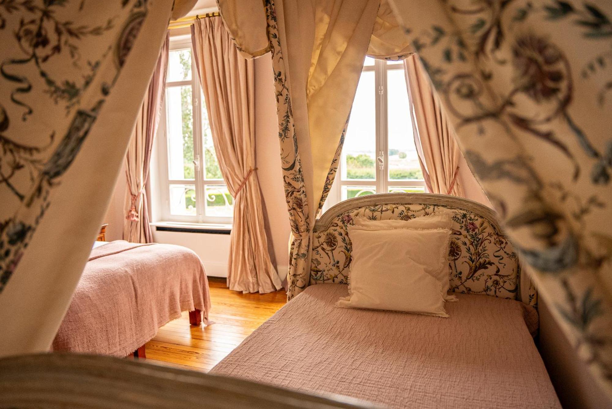 Chateau De Lussac Pokoj fotografie