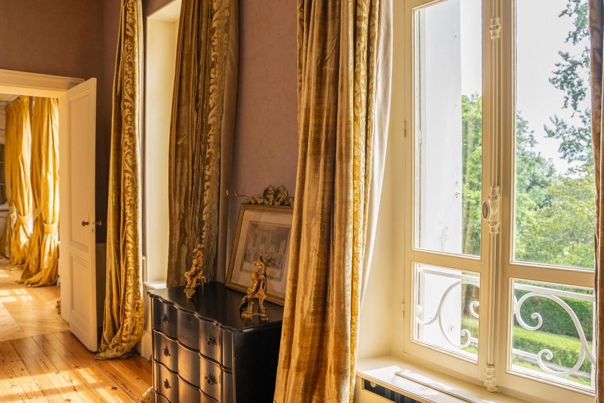 Chateau De Lussac Pokoj fotografie
